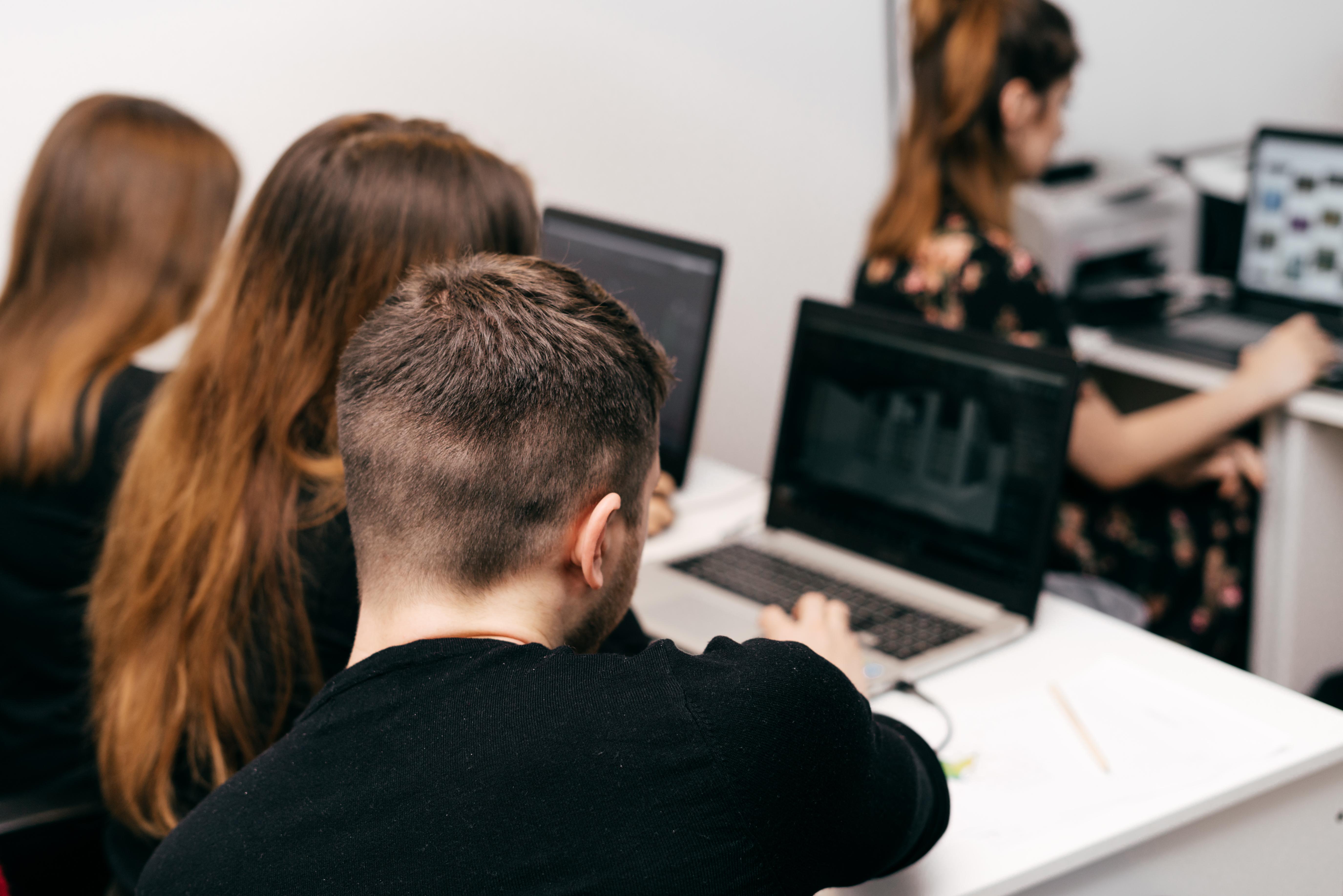 Mastering Dropshipping Supply Chain with Smart Dropship IT